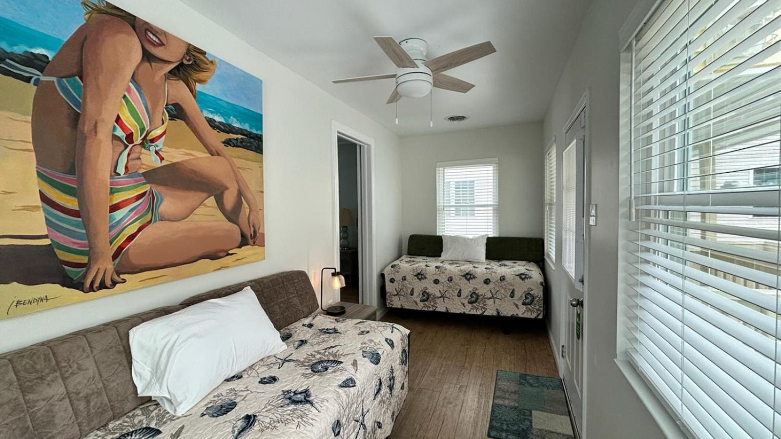 Three-Bedroom Apartment,1587522785:JPEG